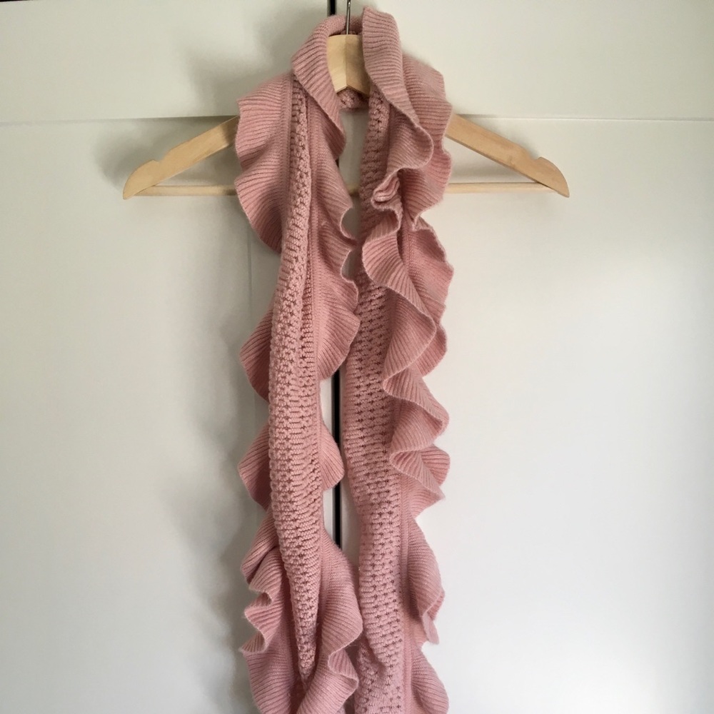 EUC Collection Eighteen Ruffle textured scarf